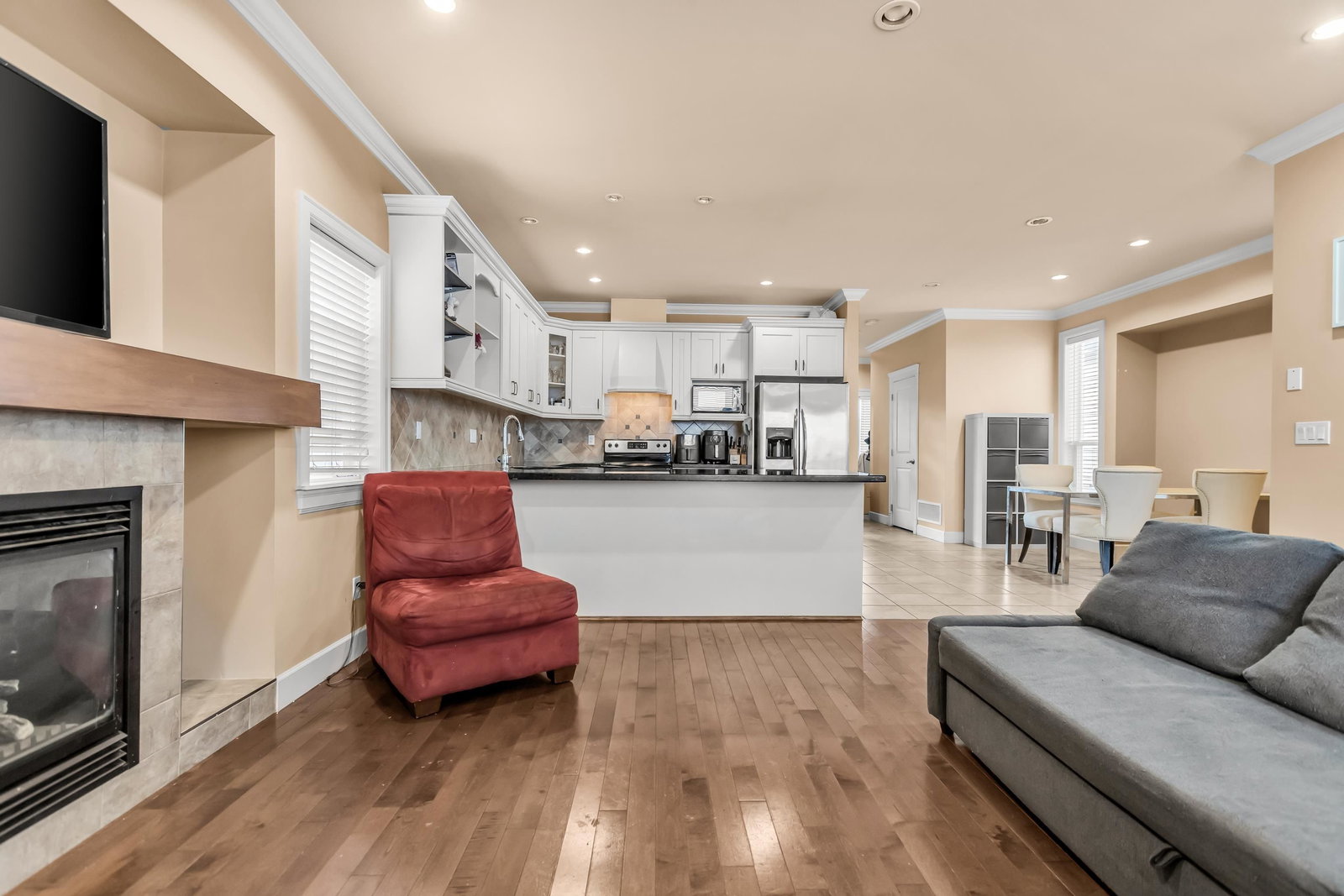 Listing Image 11