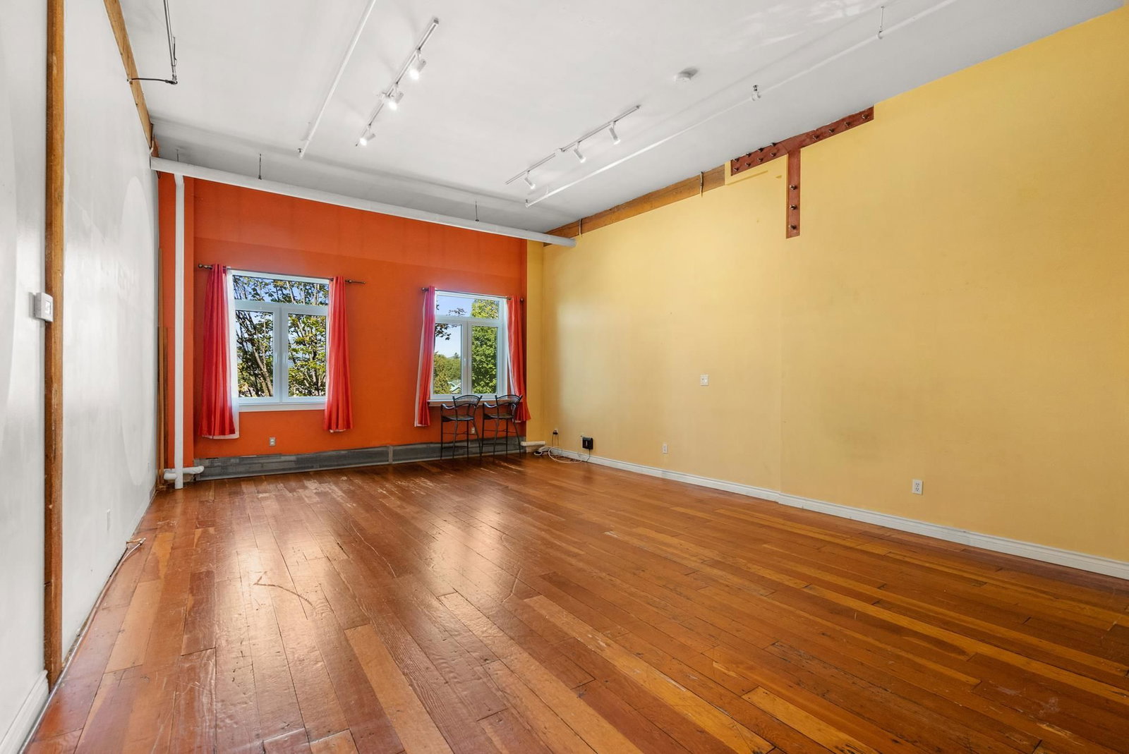 Listing Image 5