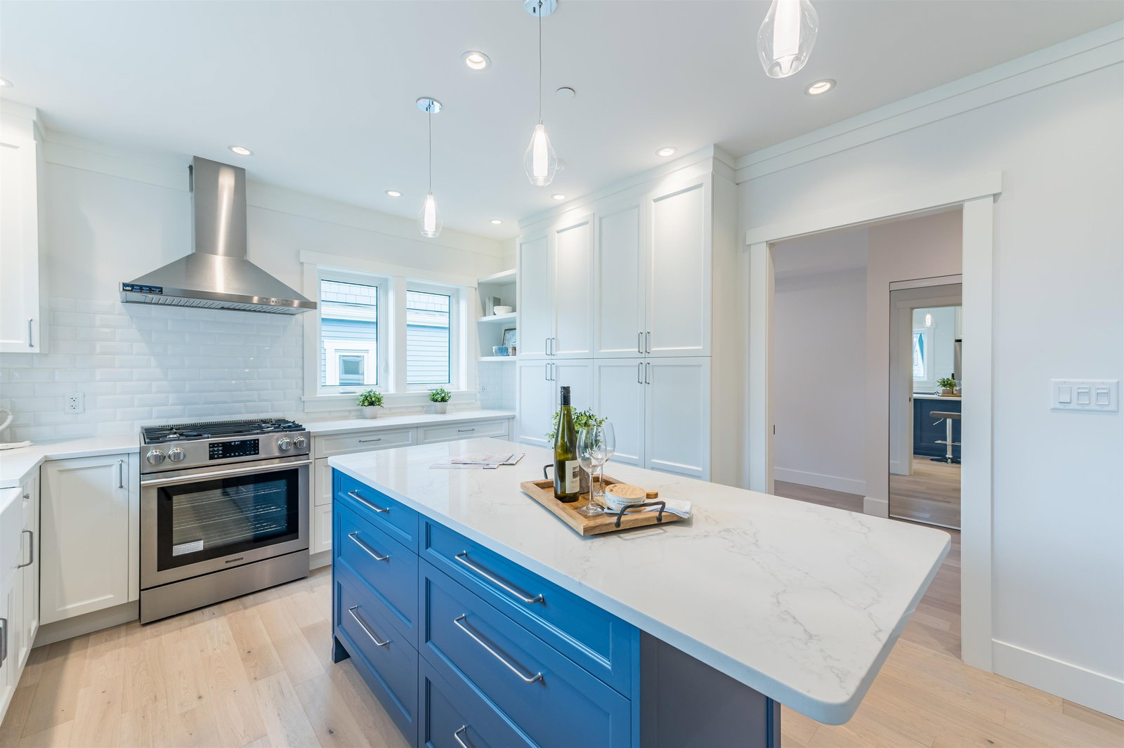 Listing Image 10