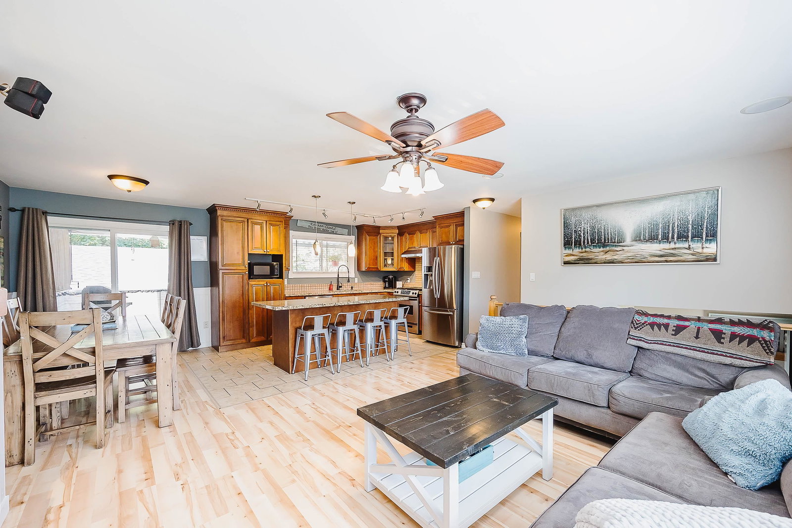 Listing Image 12