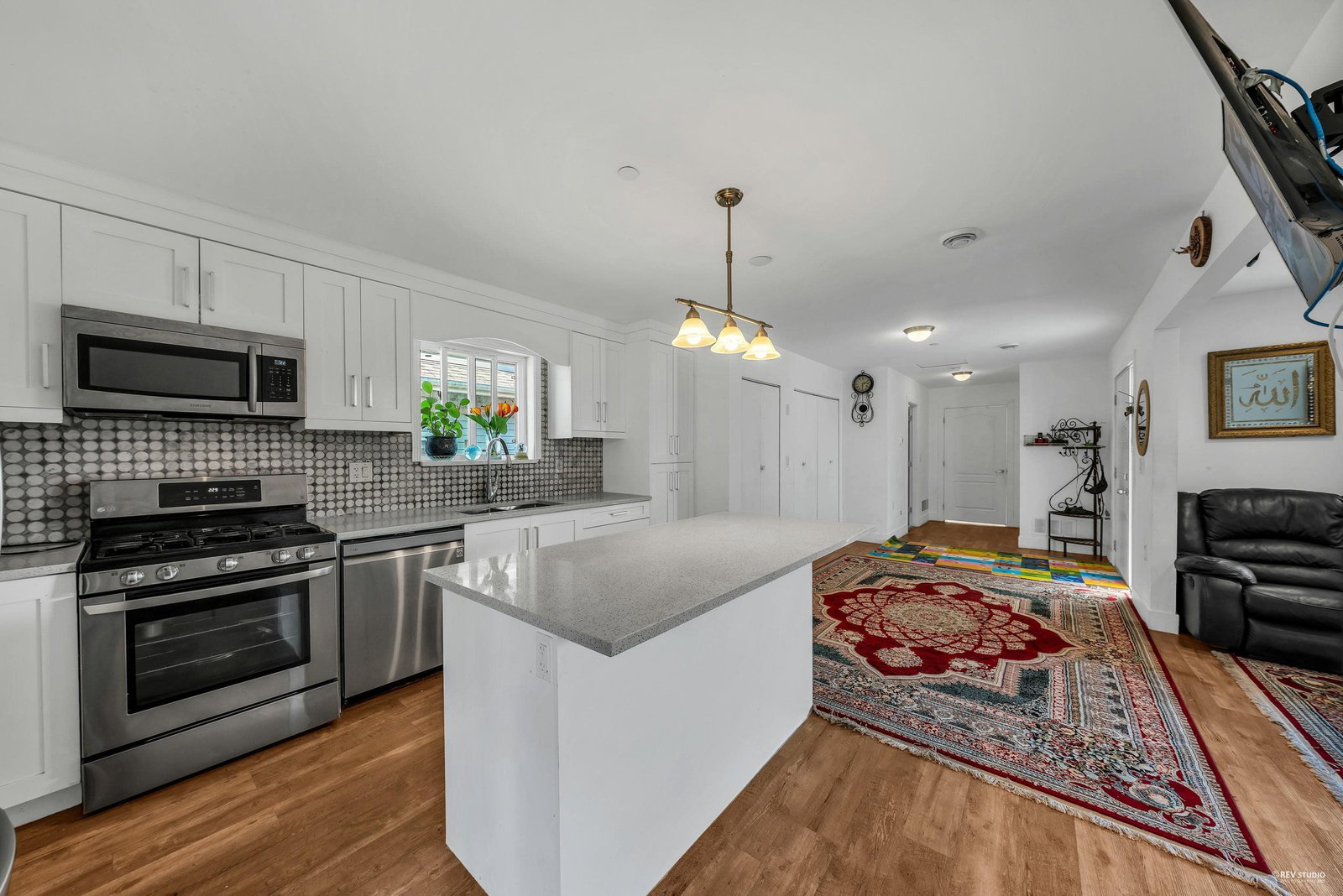Listing Image 16