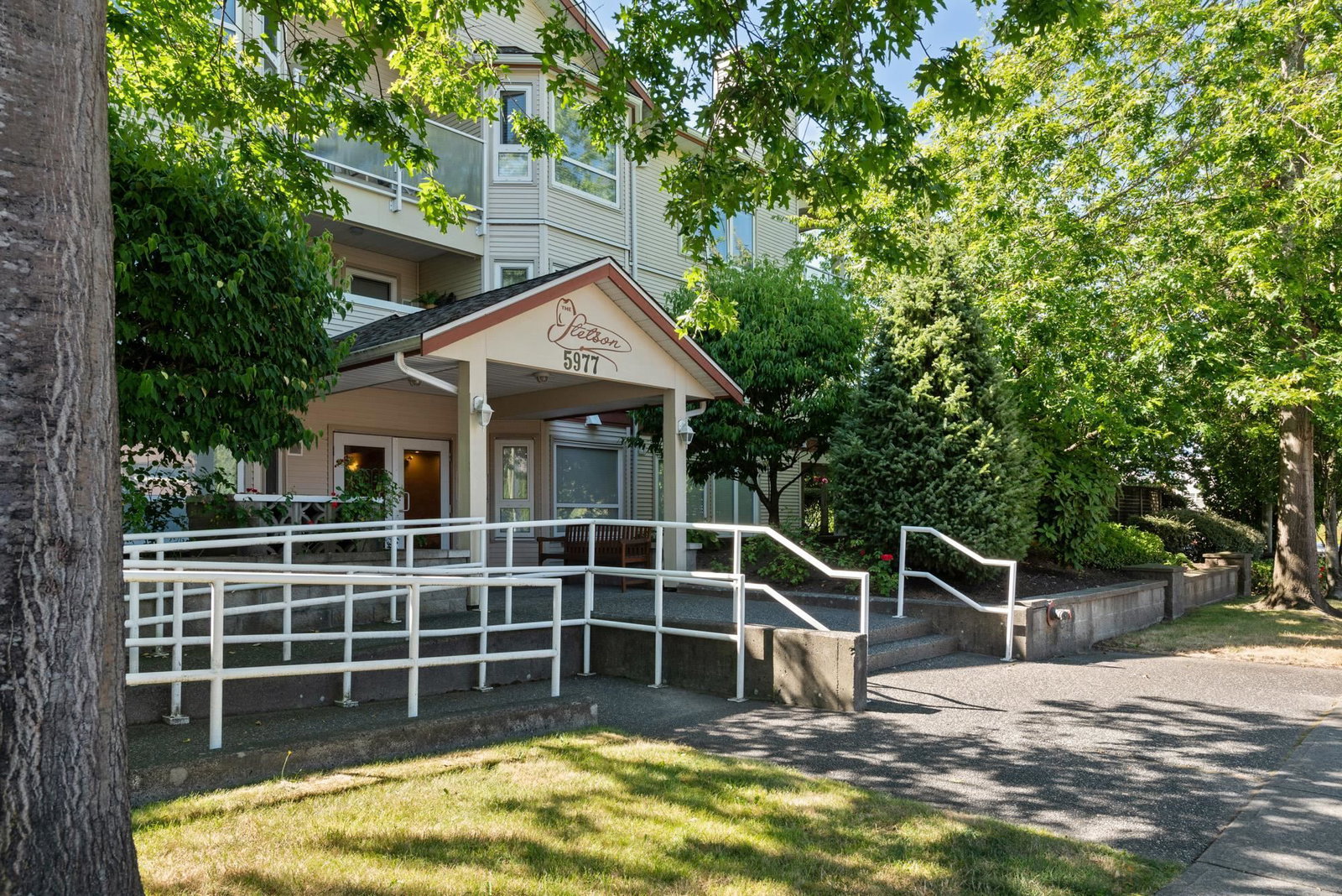 Listing Image 2