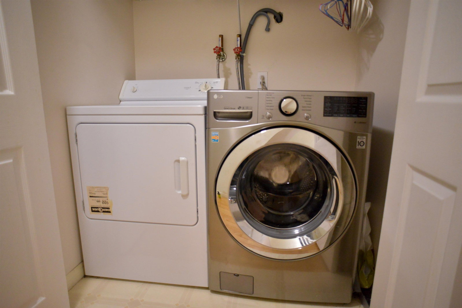 Listing Image 11