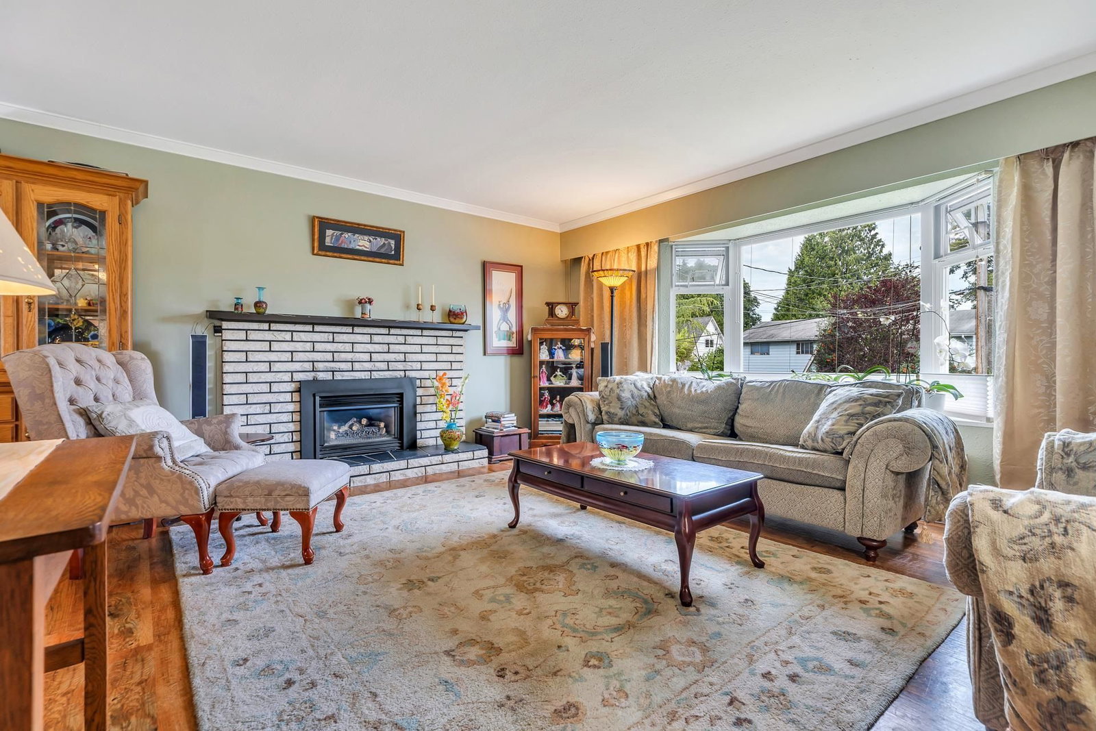 Listing Image 3