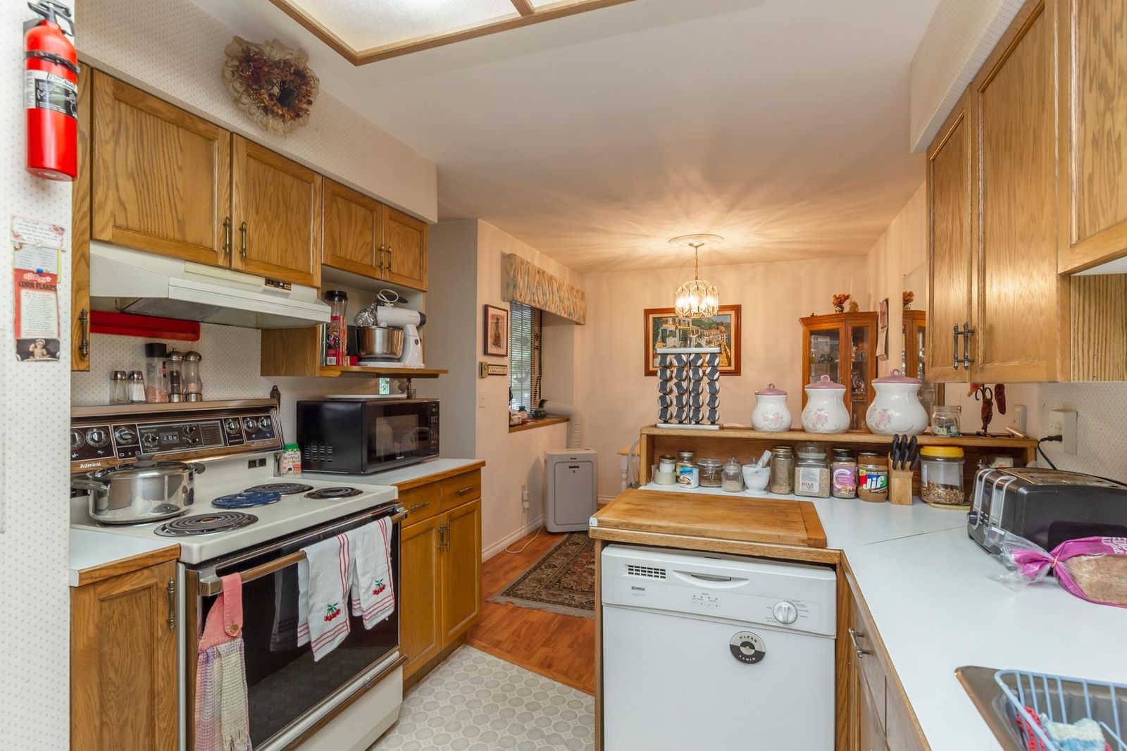 Listing Image 9