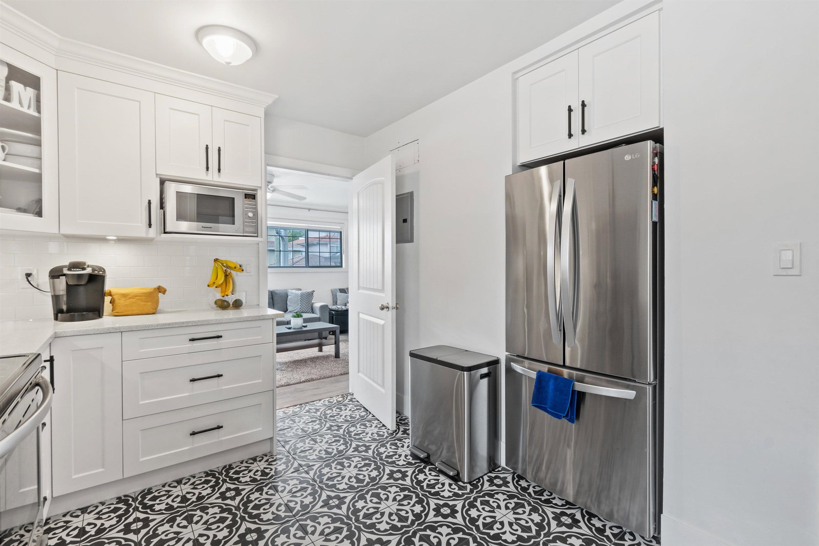 Listing Image 10