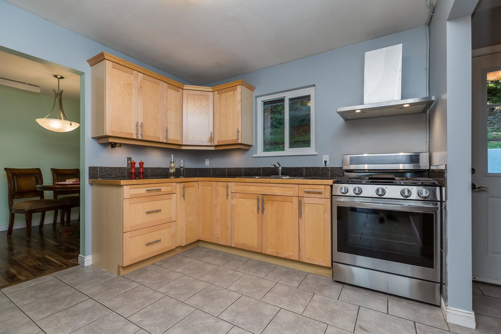 Listing Image 13