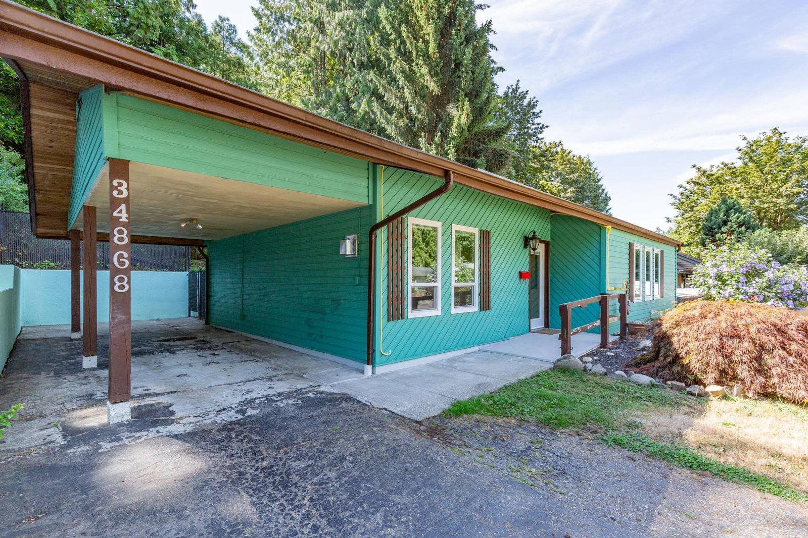 Listing Image 4