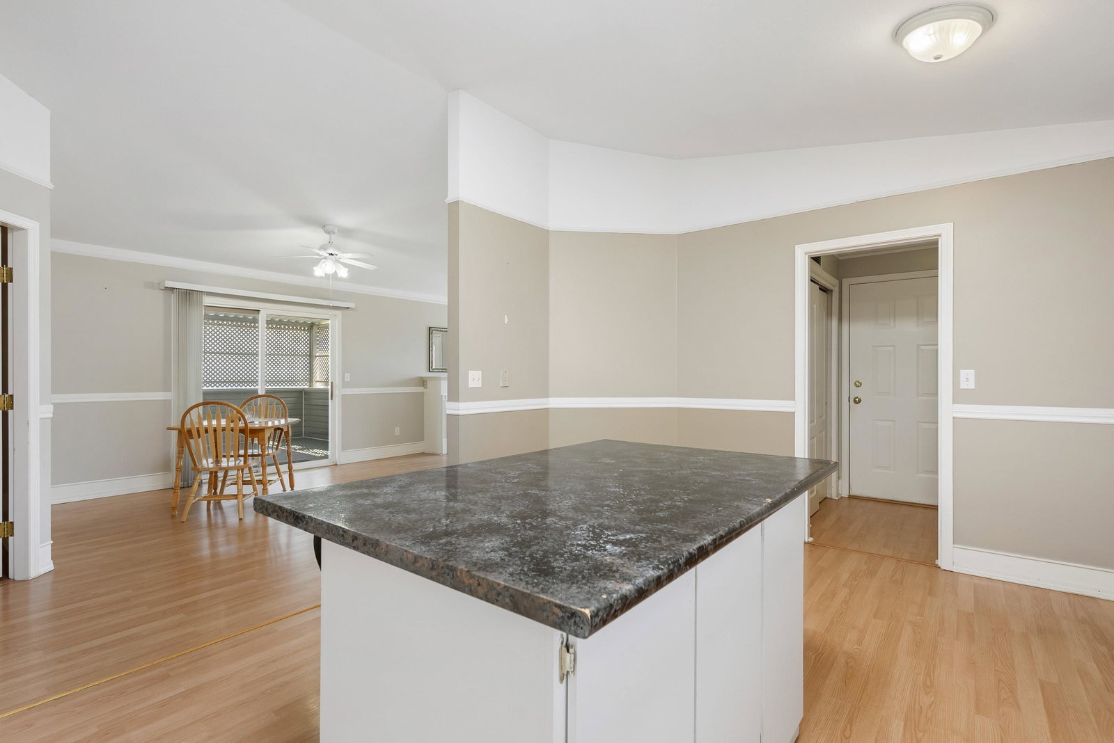 Listing Image 17