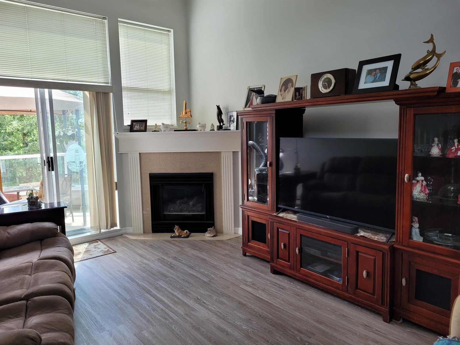 Listing Image 8