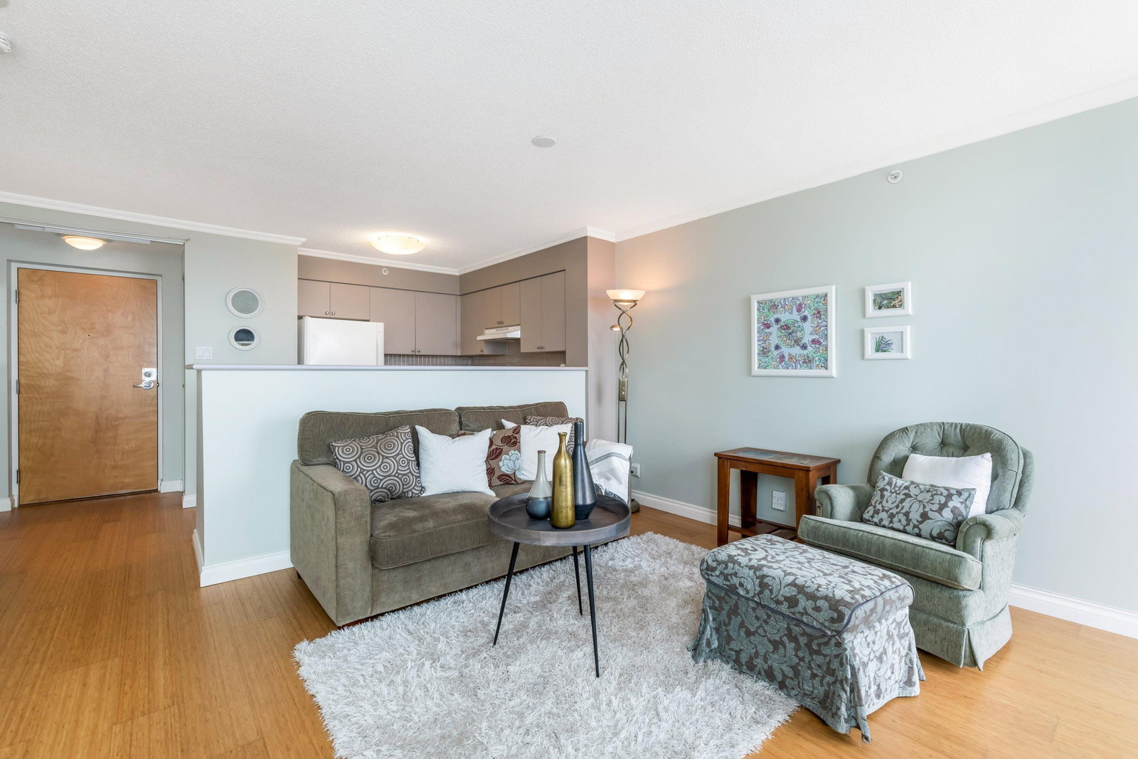 Listing Image 8