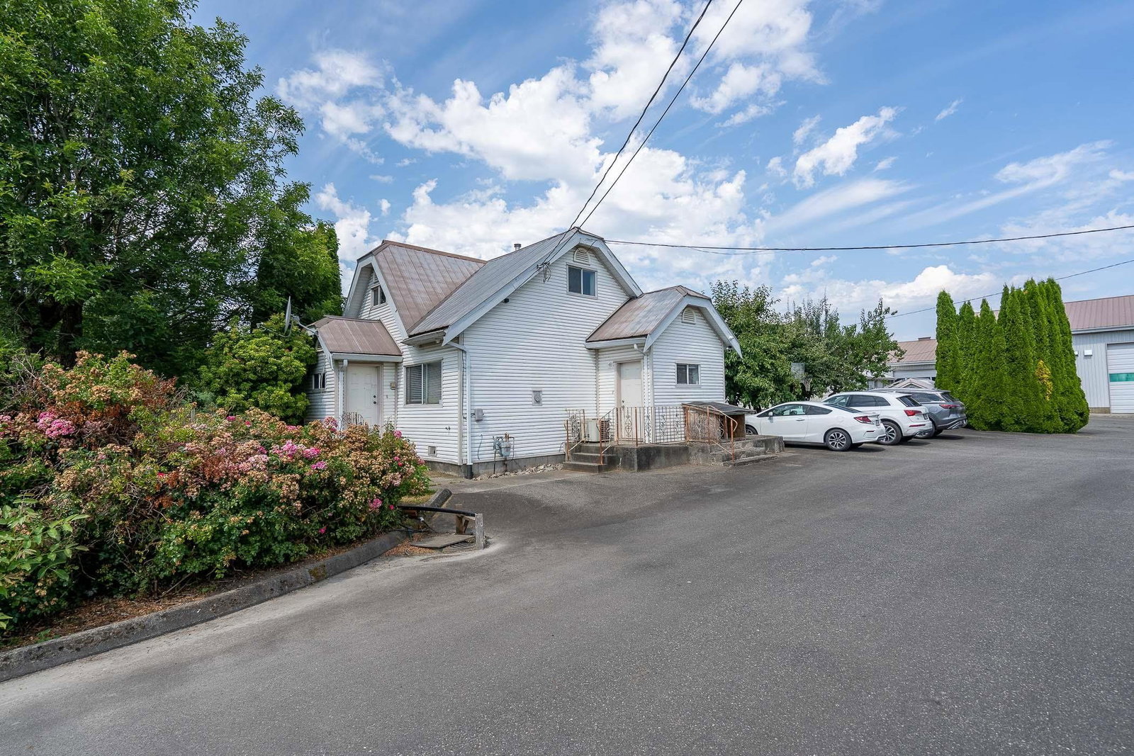 Listing Image 5