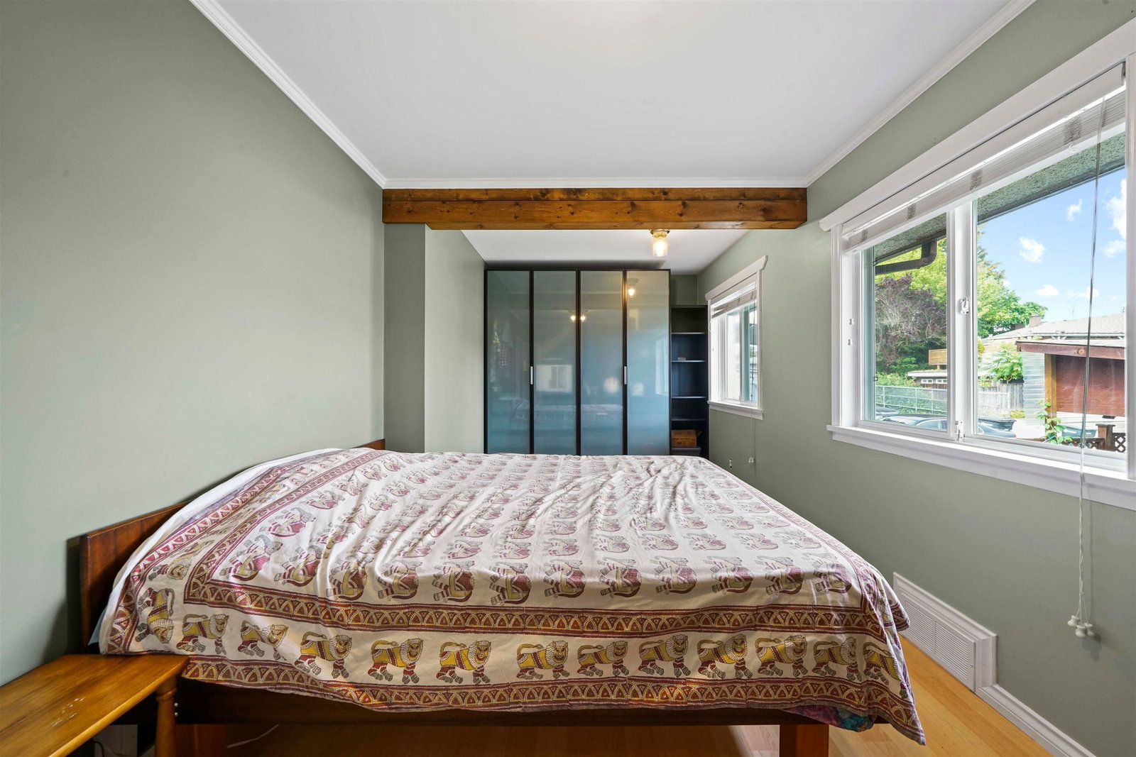 Listing Image 7