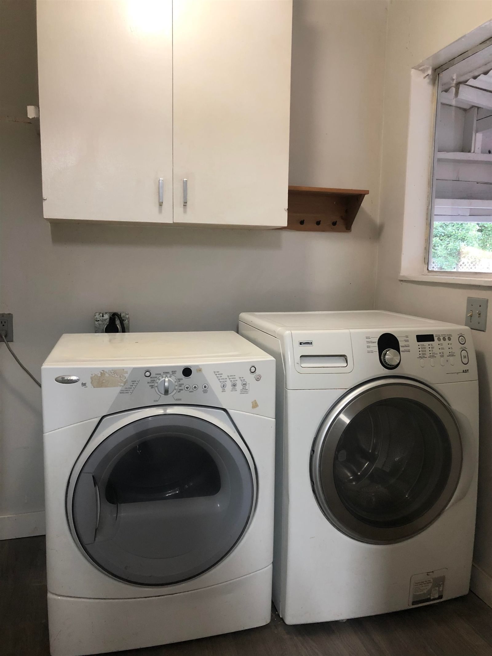 Listing Image 8