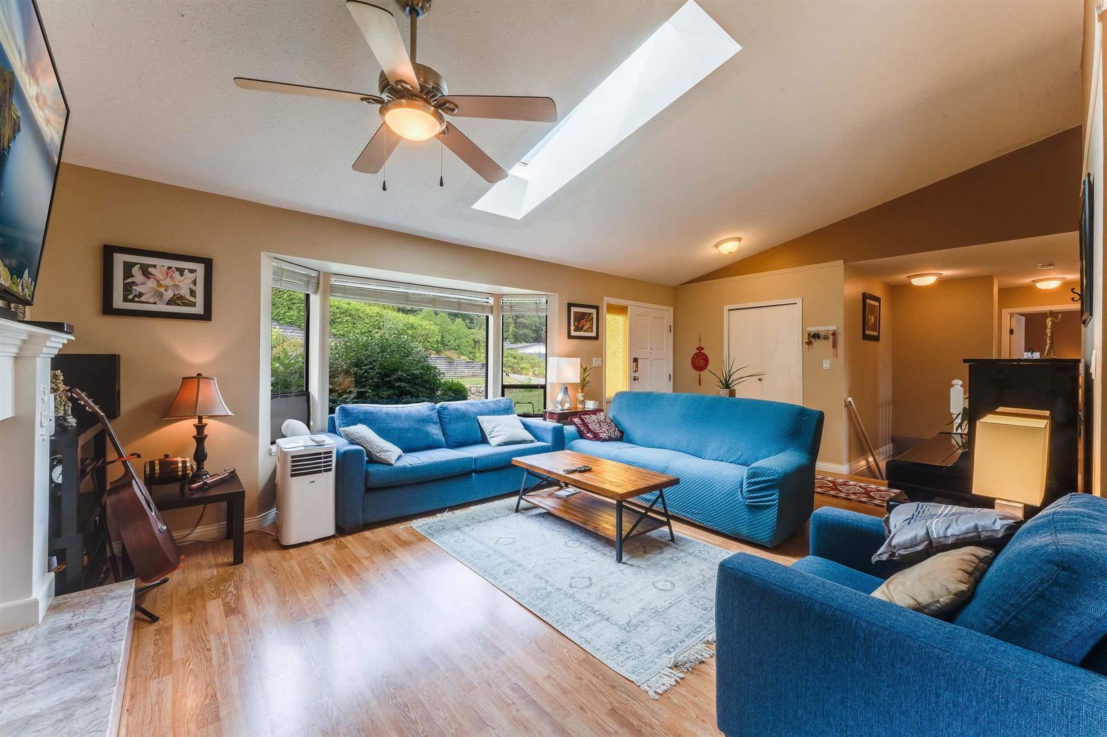 Listing Image 6