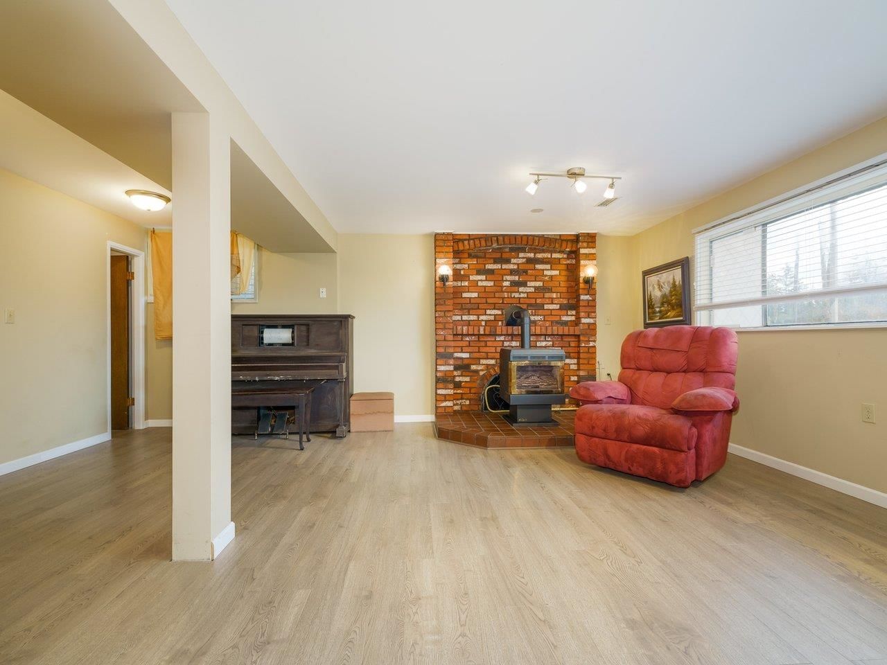 Listing Image 20