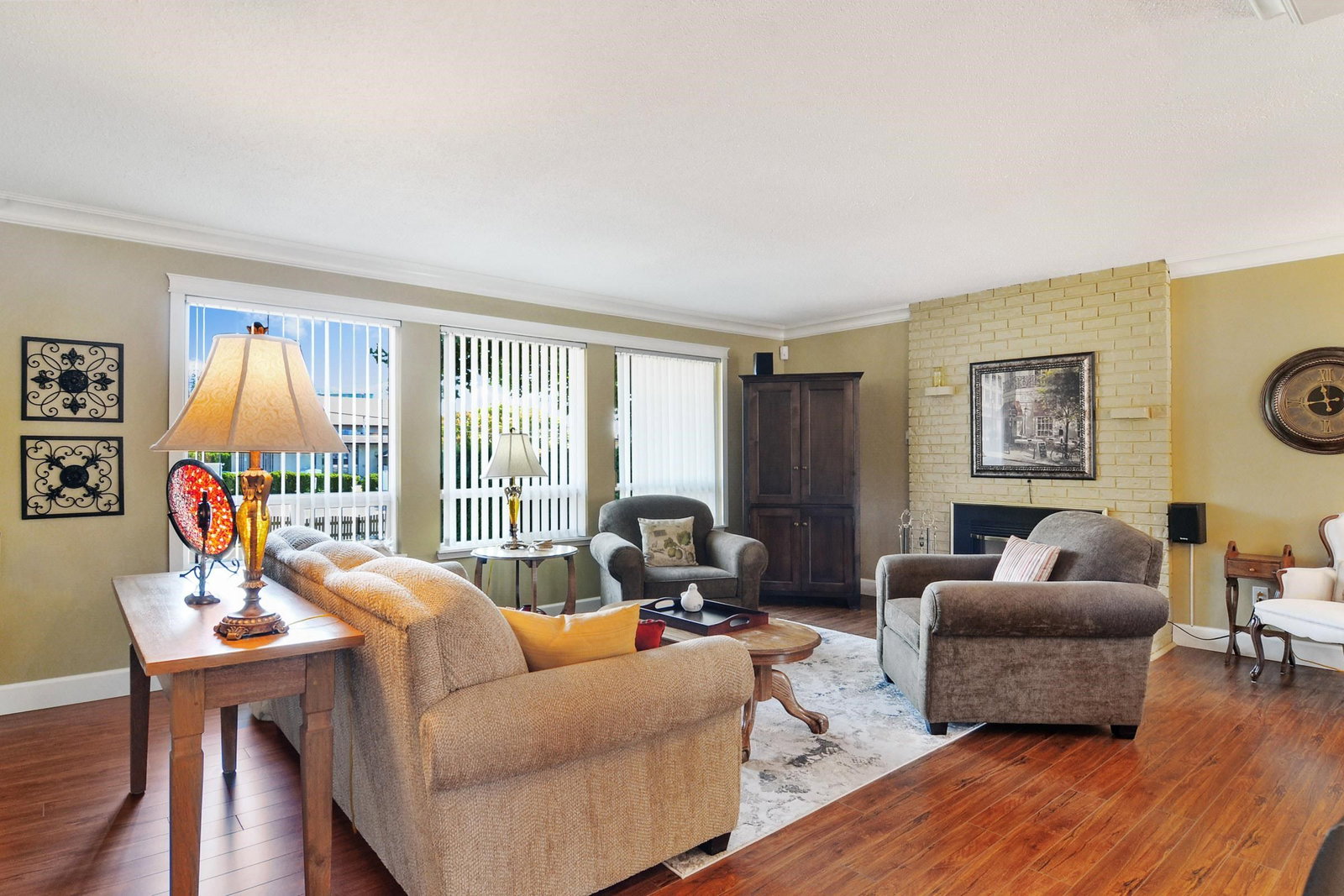 Listing Image 3