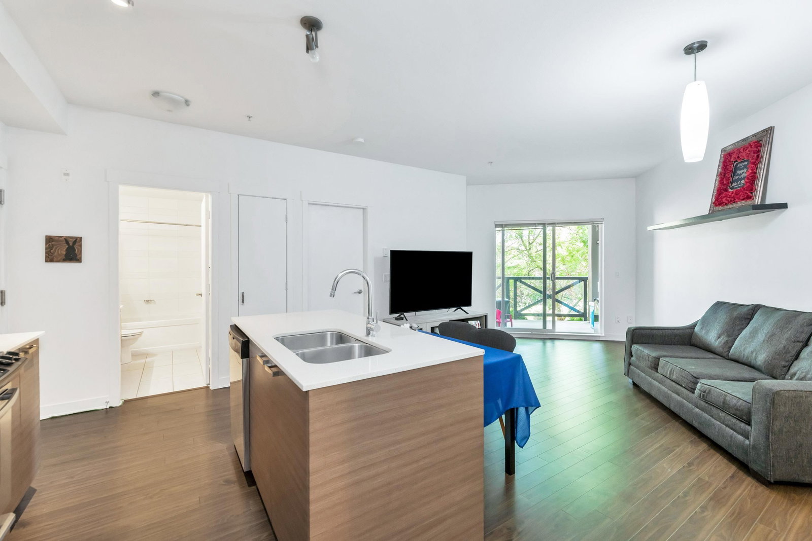 Listing Image 12