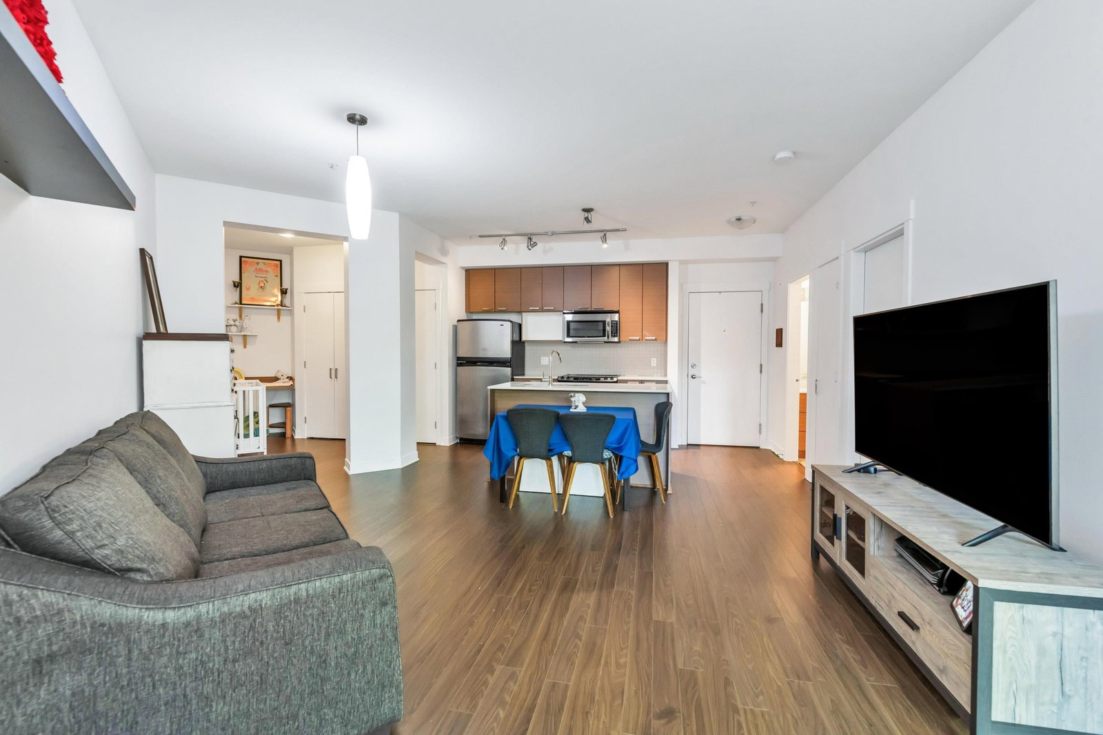Listing Image 5