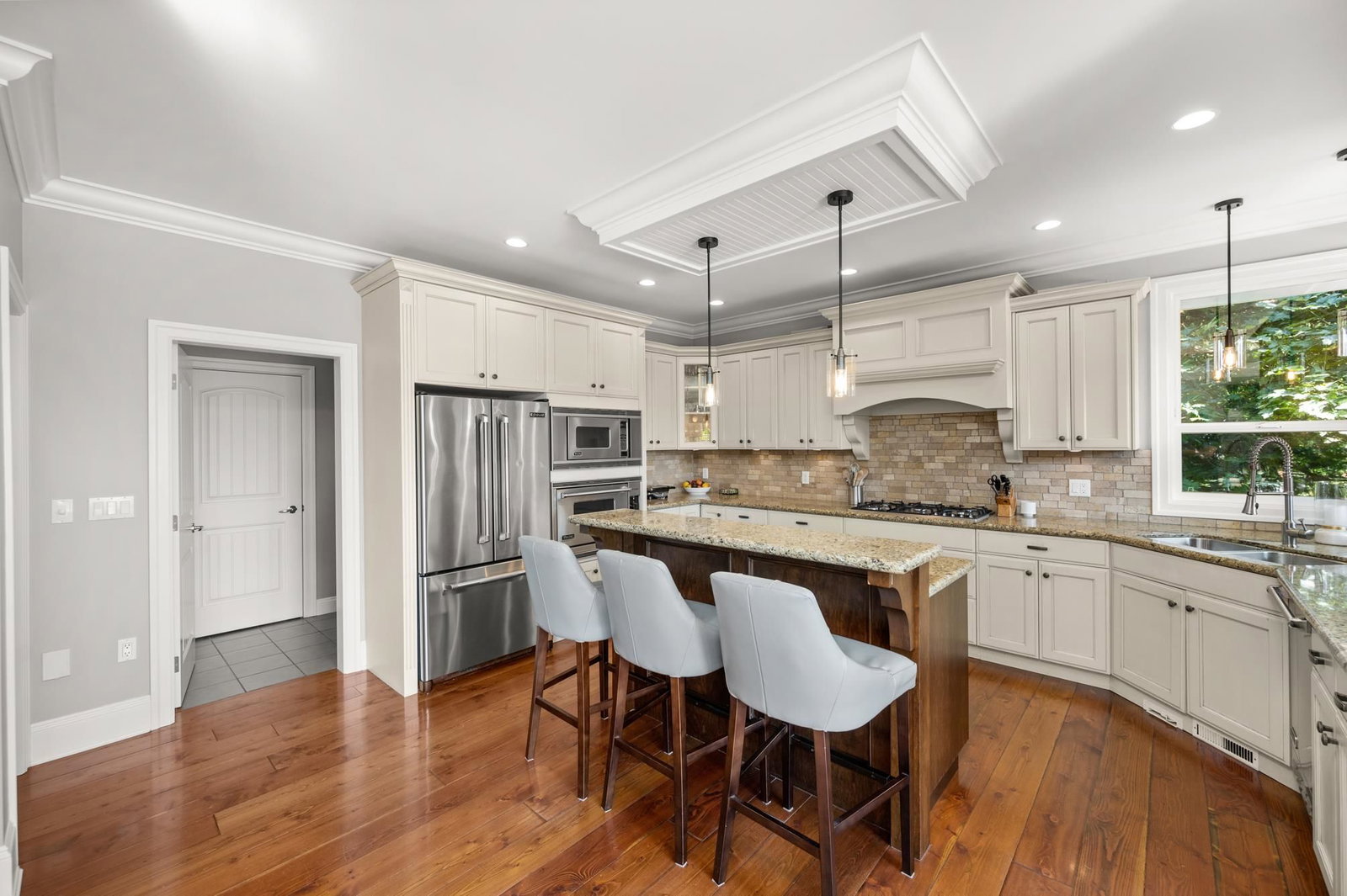 Listing Image 13