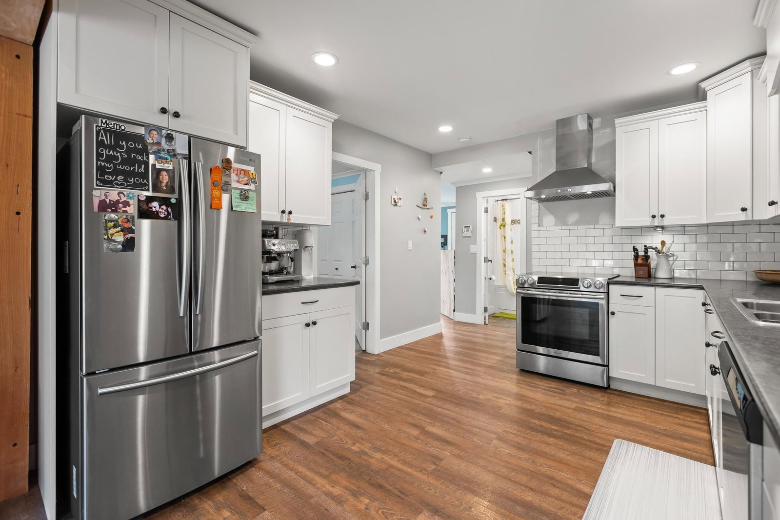 Listing Image 12