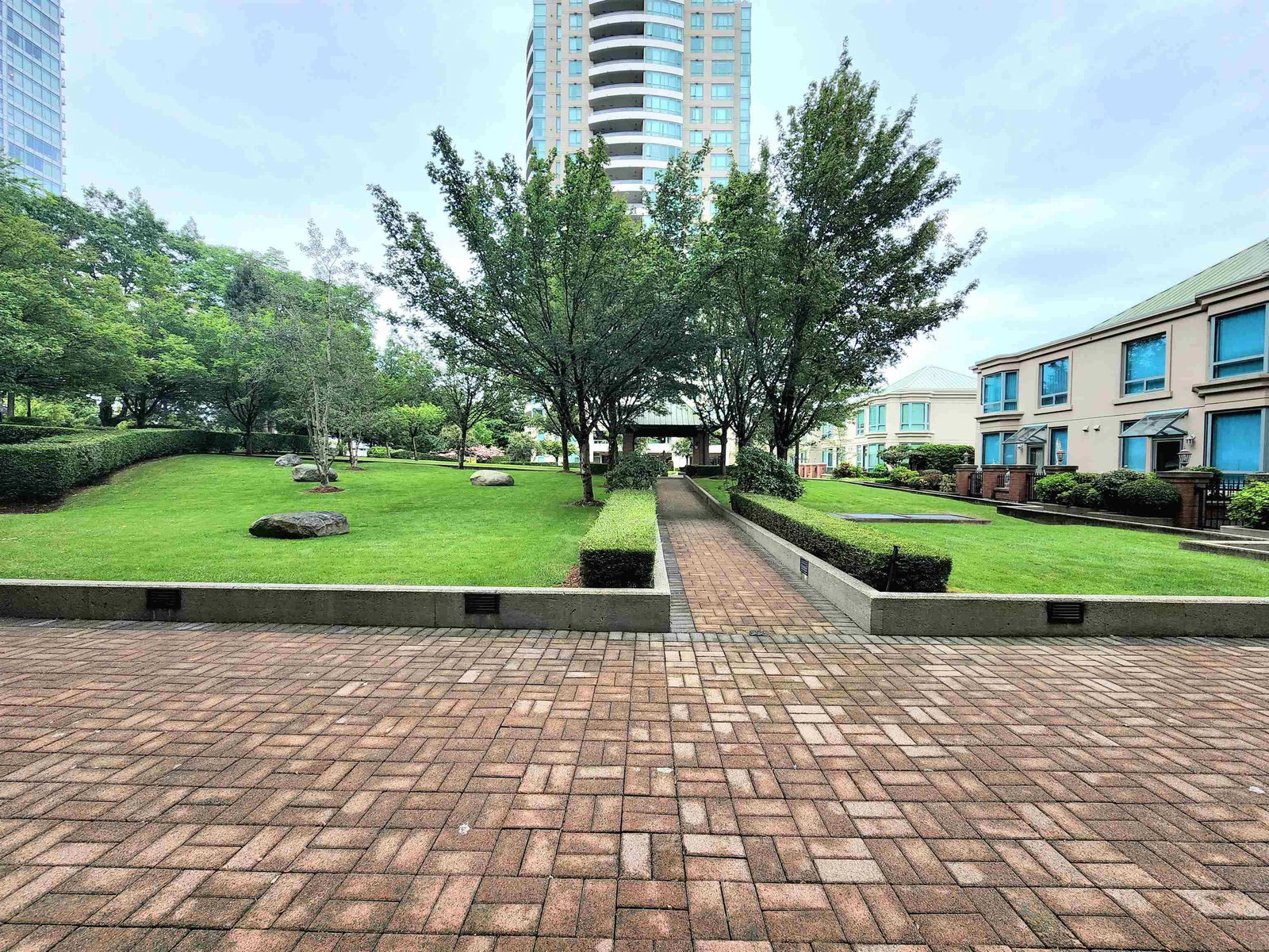 Listing Image 17