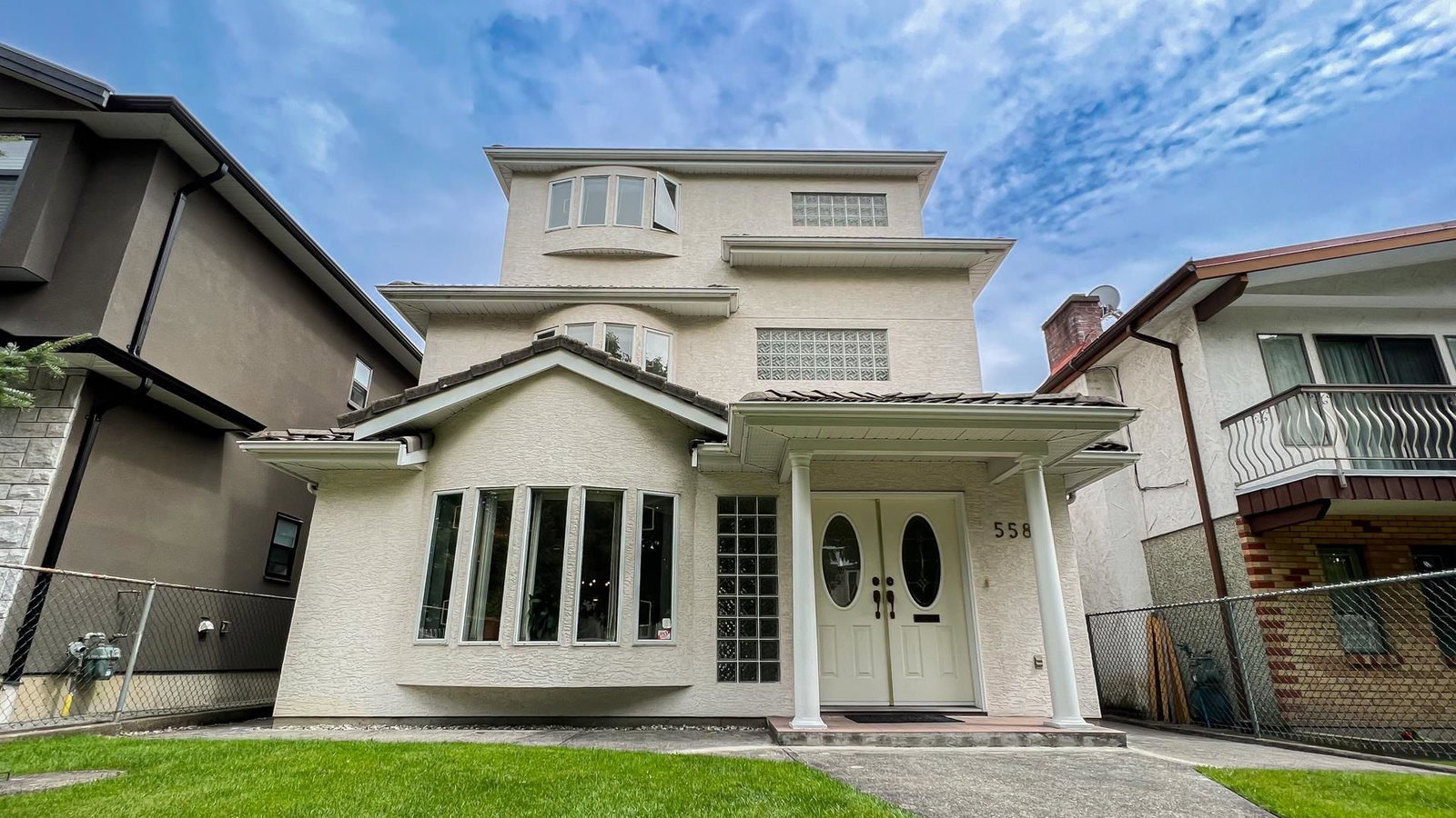 Listing Image 1