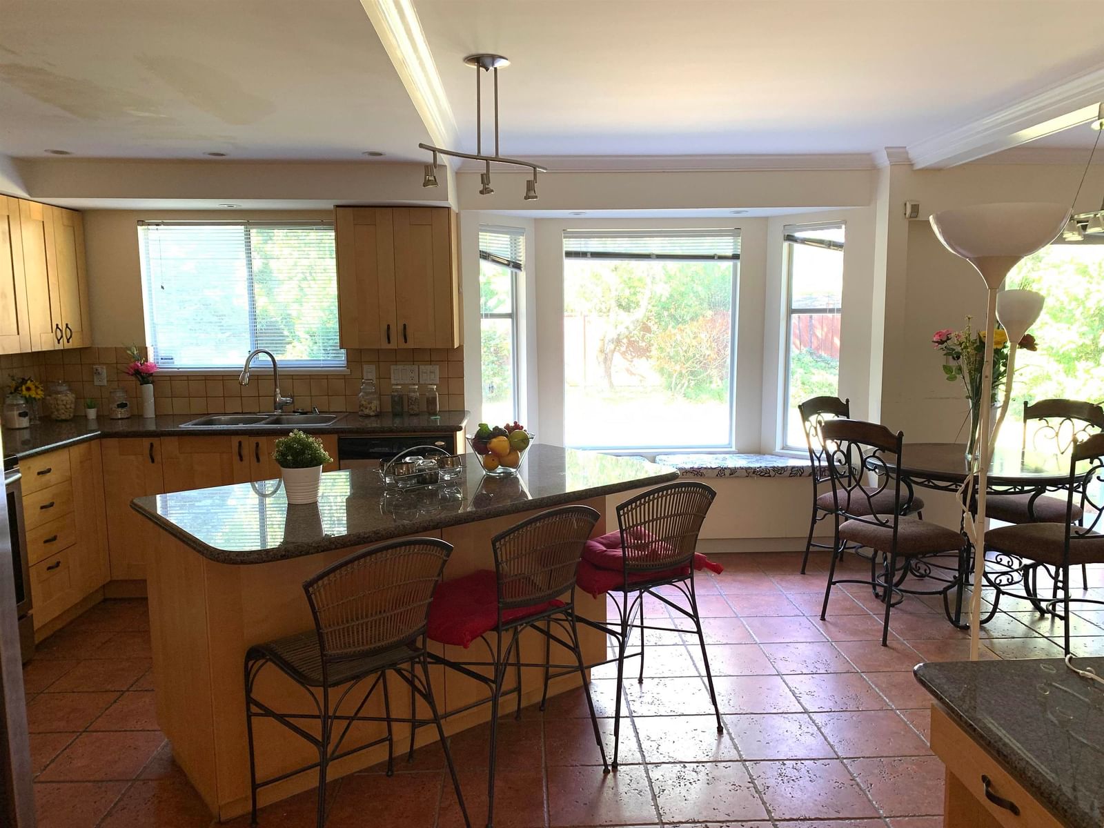 Listing Image 16