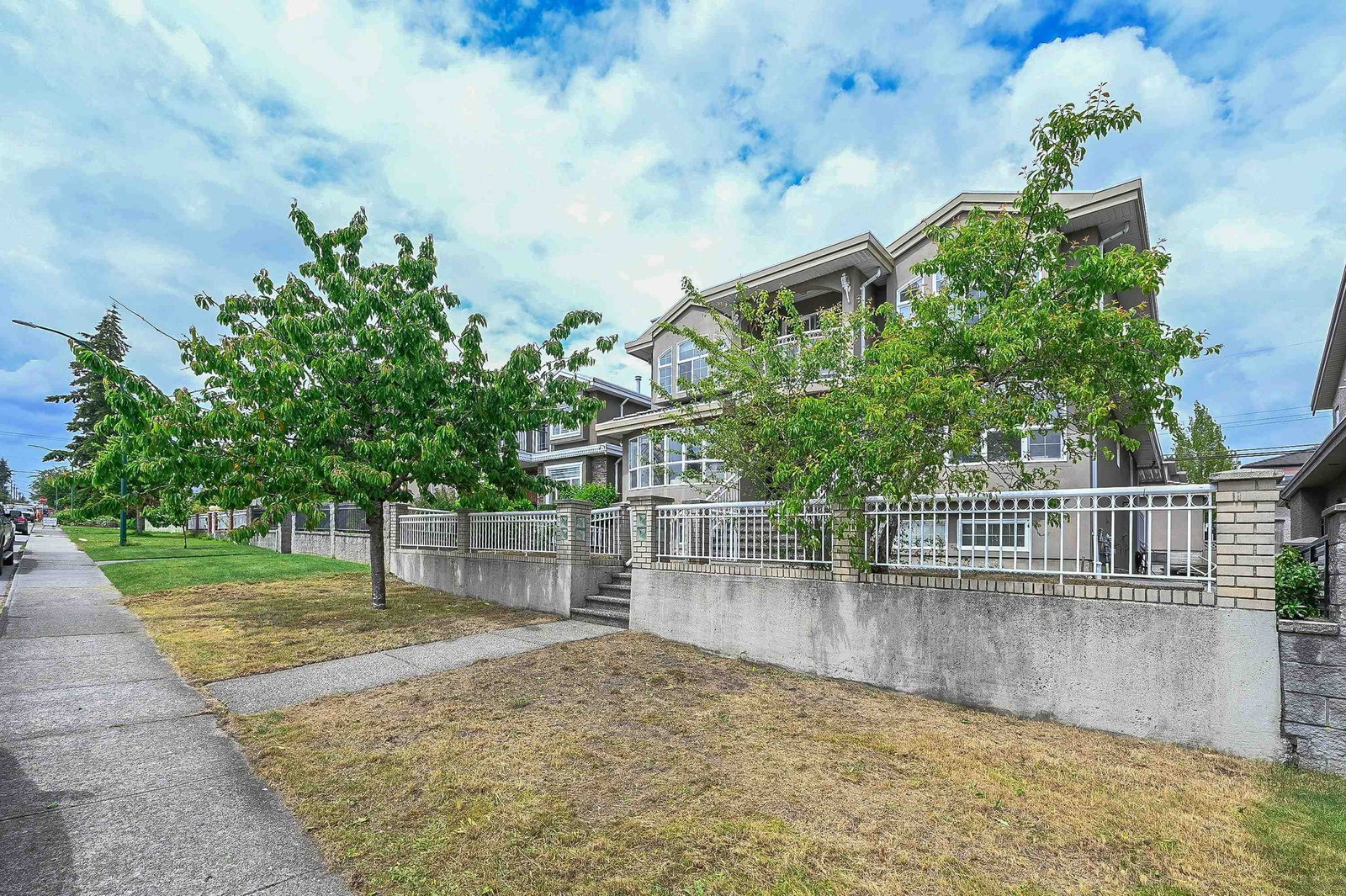 Listing Image 8