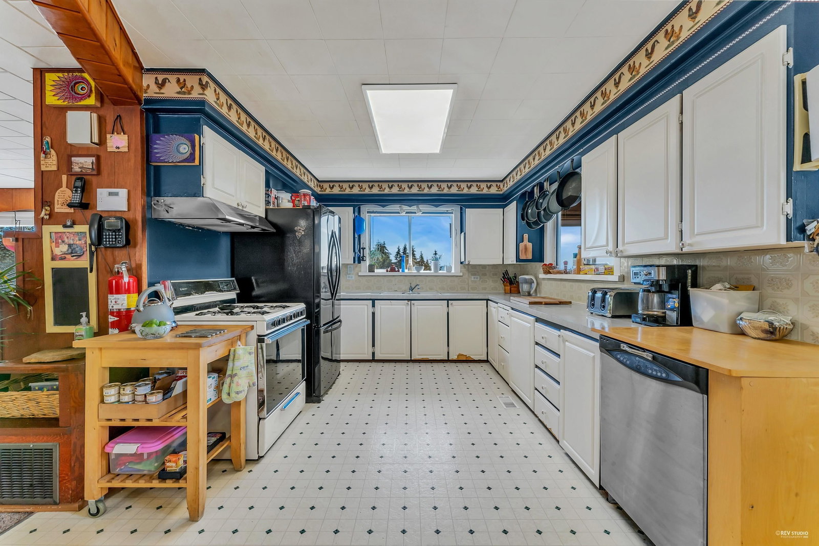 Listing Image 5