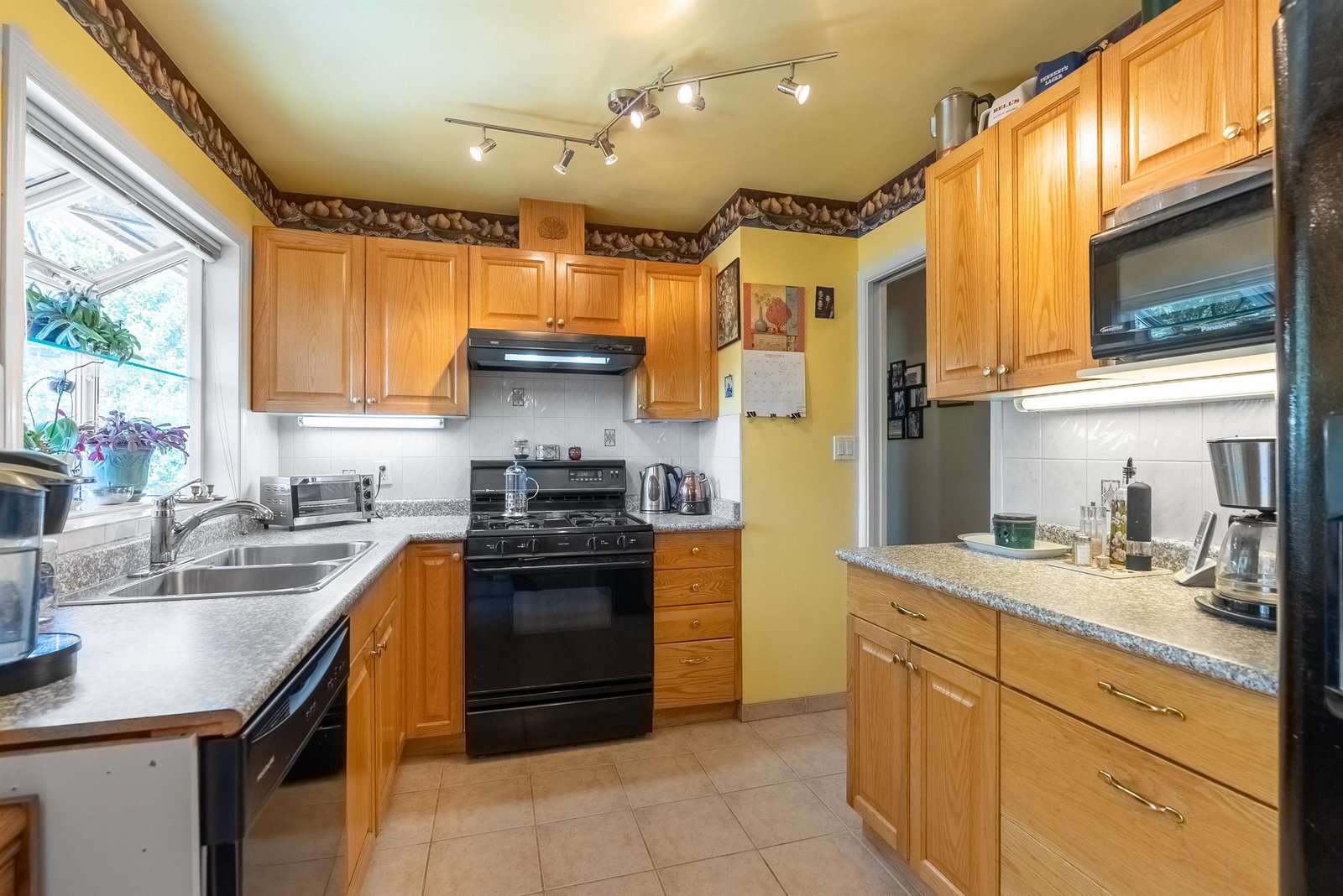 Listing Image 11