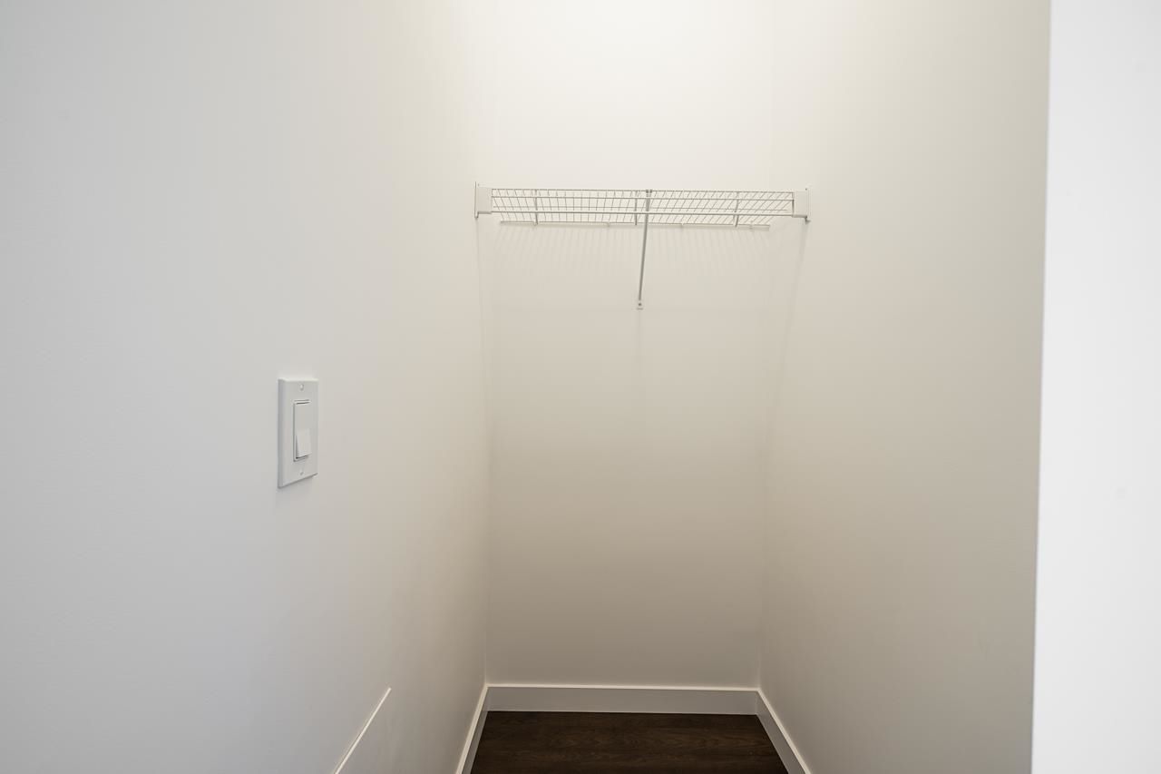 Listing Image 30