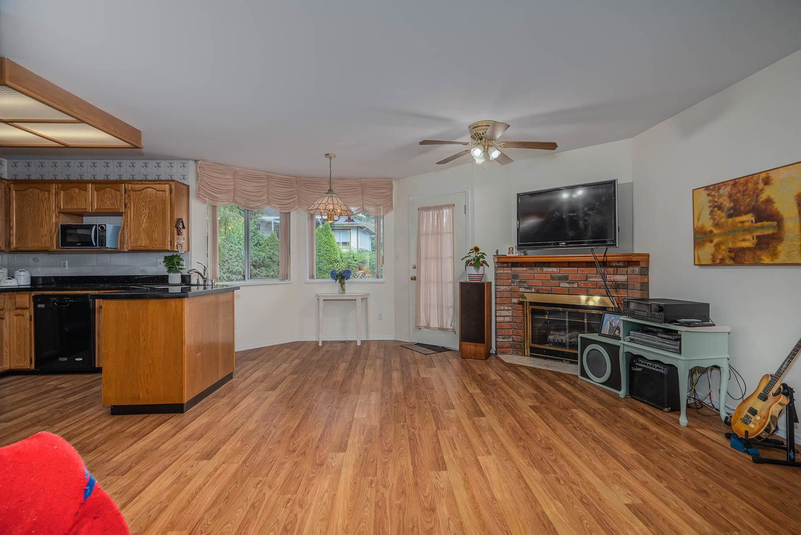 Listing Image 16