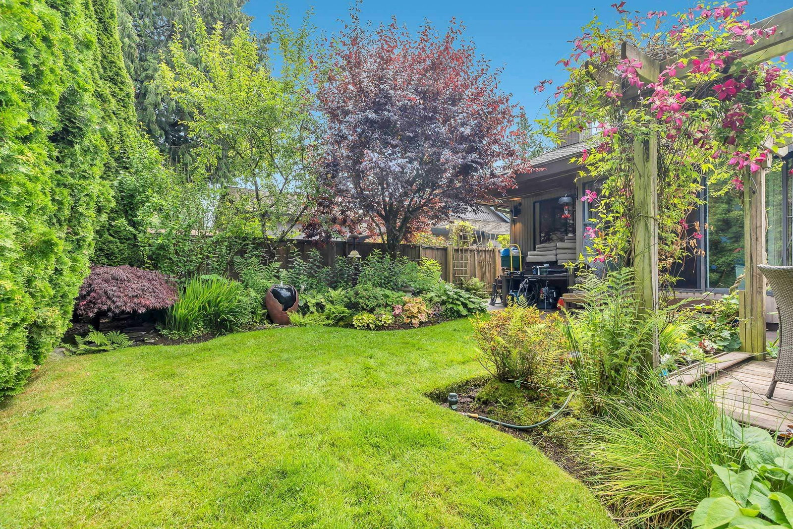 Listing Image 4