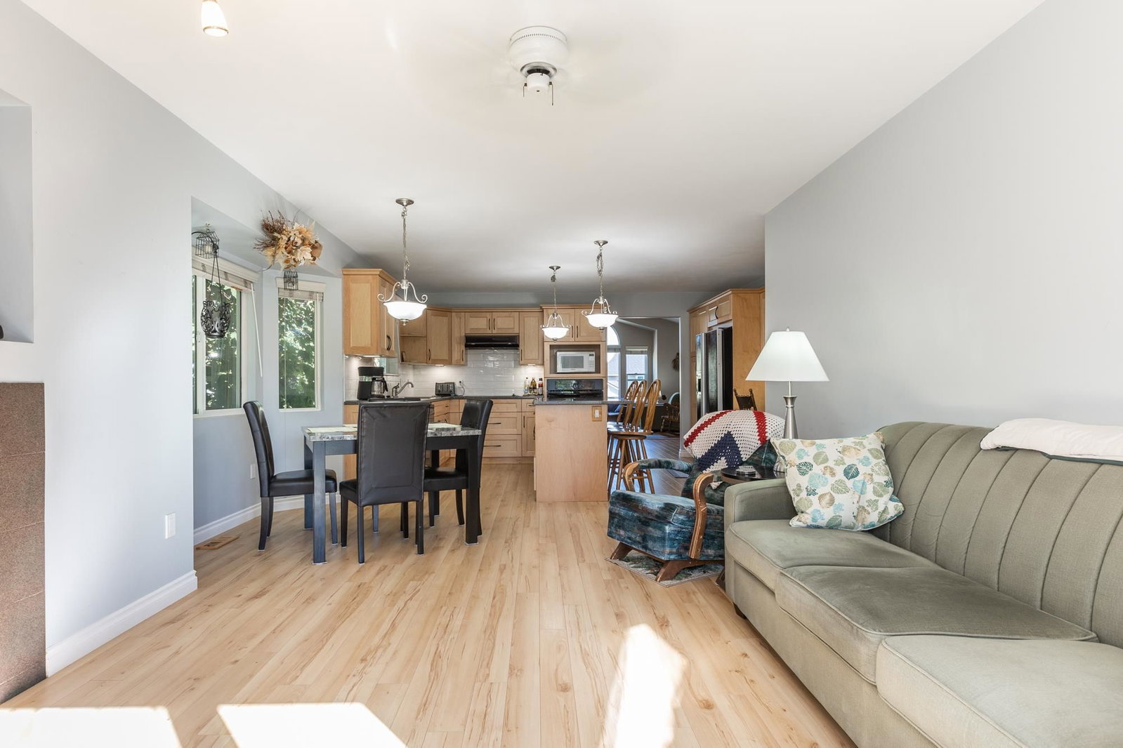 Listing Image 19