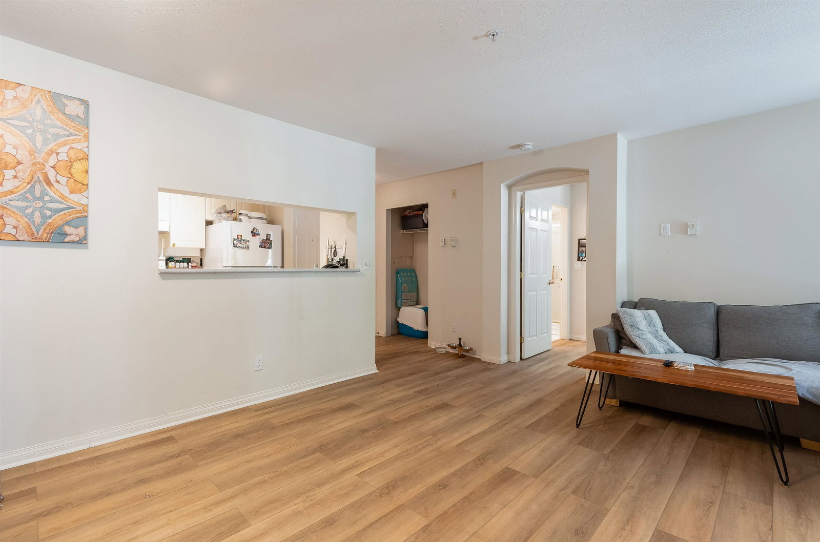 Listing Image 12