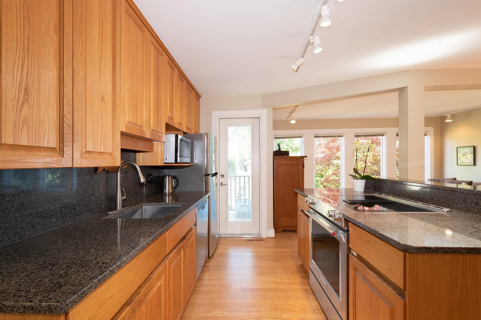 Listing Image 14