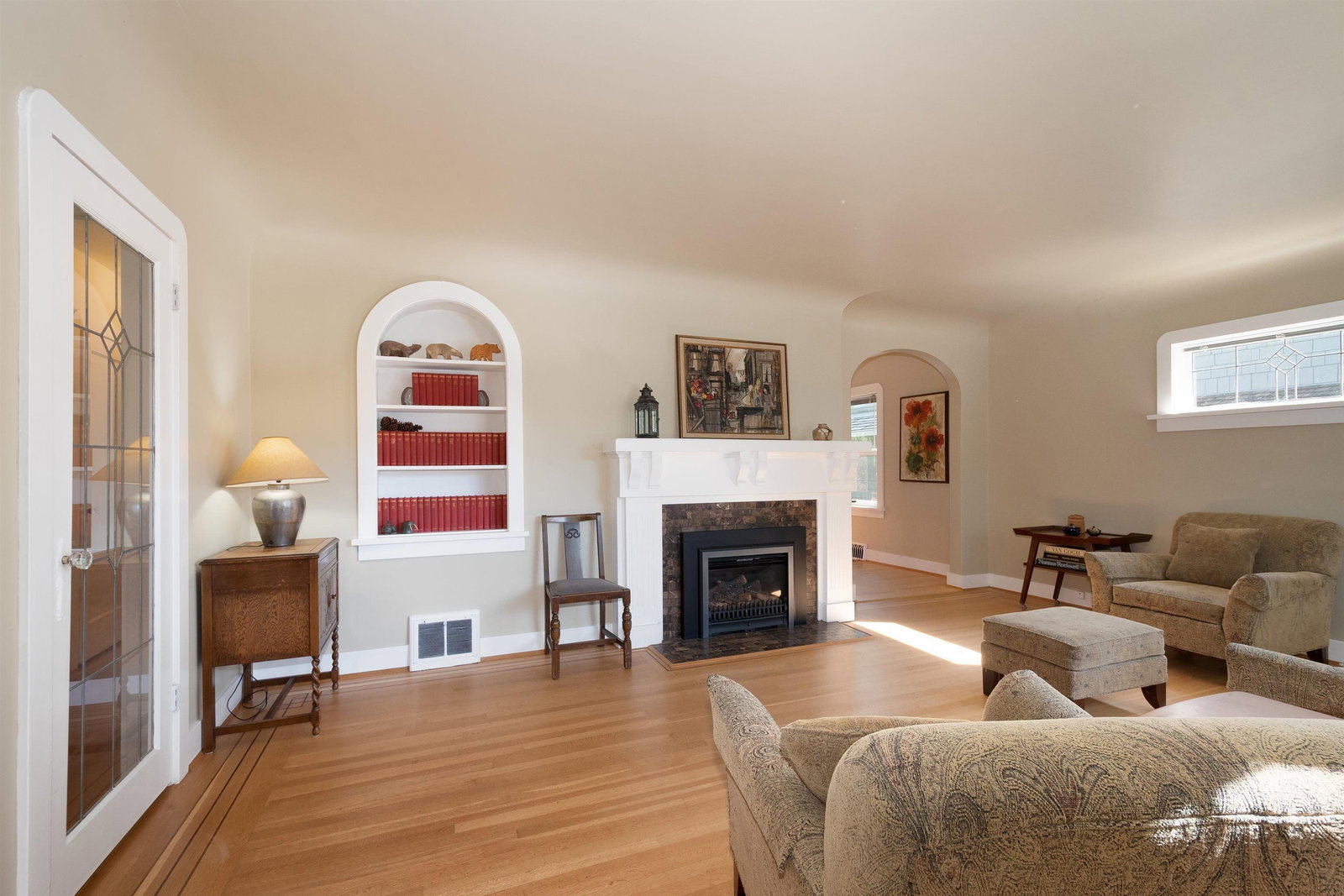 Listing Image 6