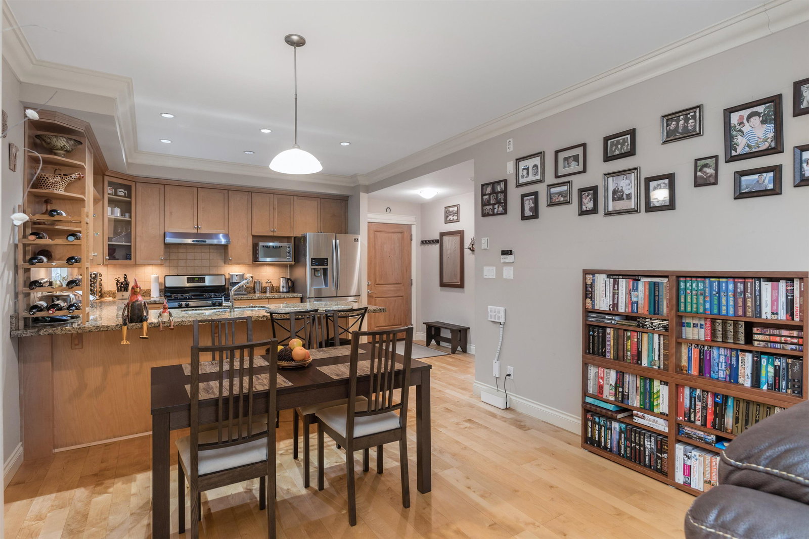Listing Image 12