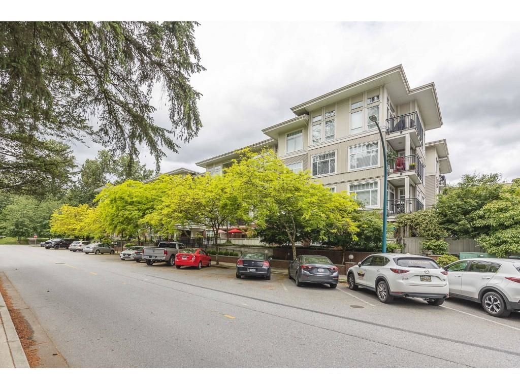 Listing Image 3