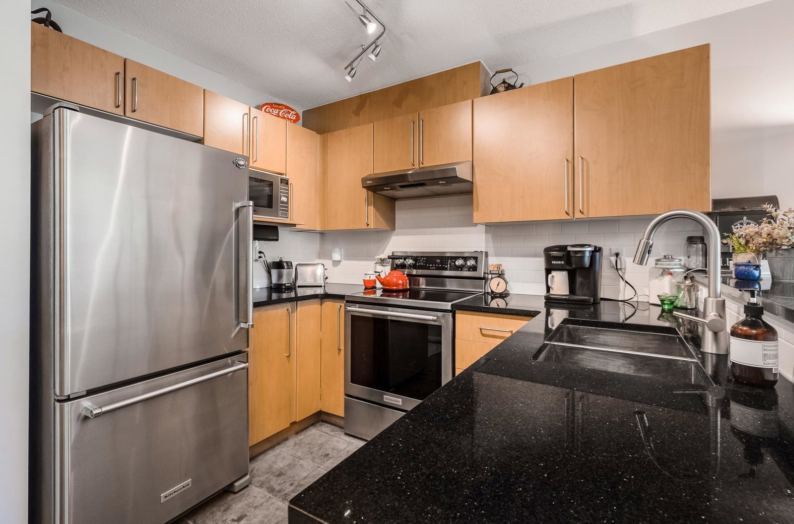 Listing Image 9