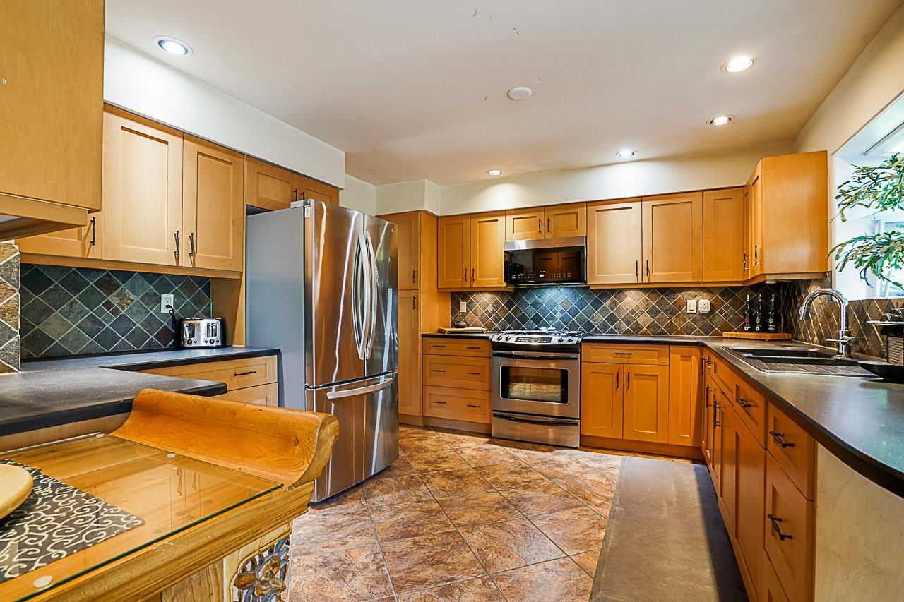 Listing Image 12