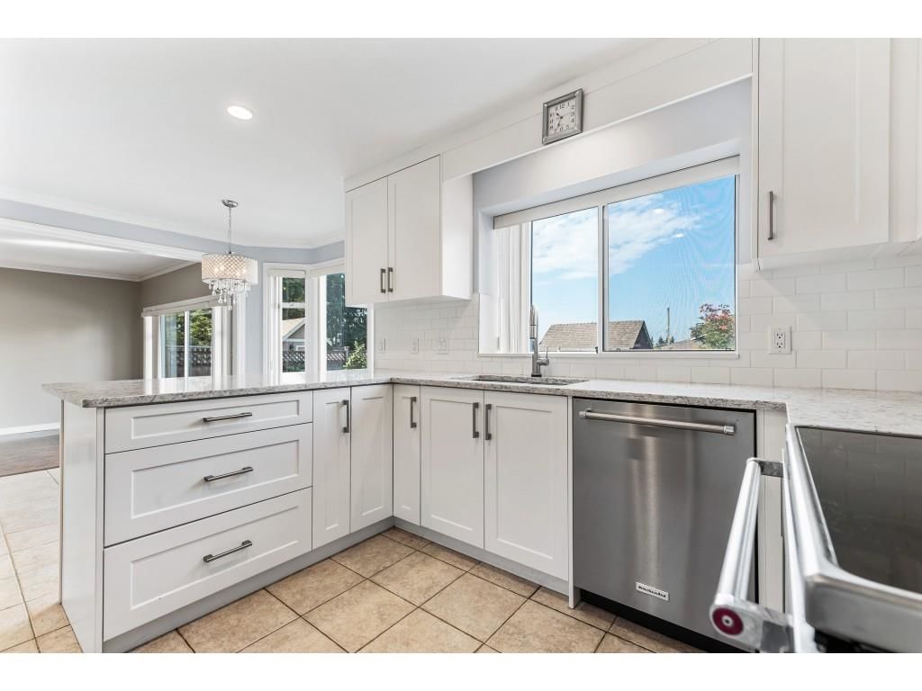Listing Image 16