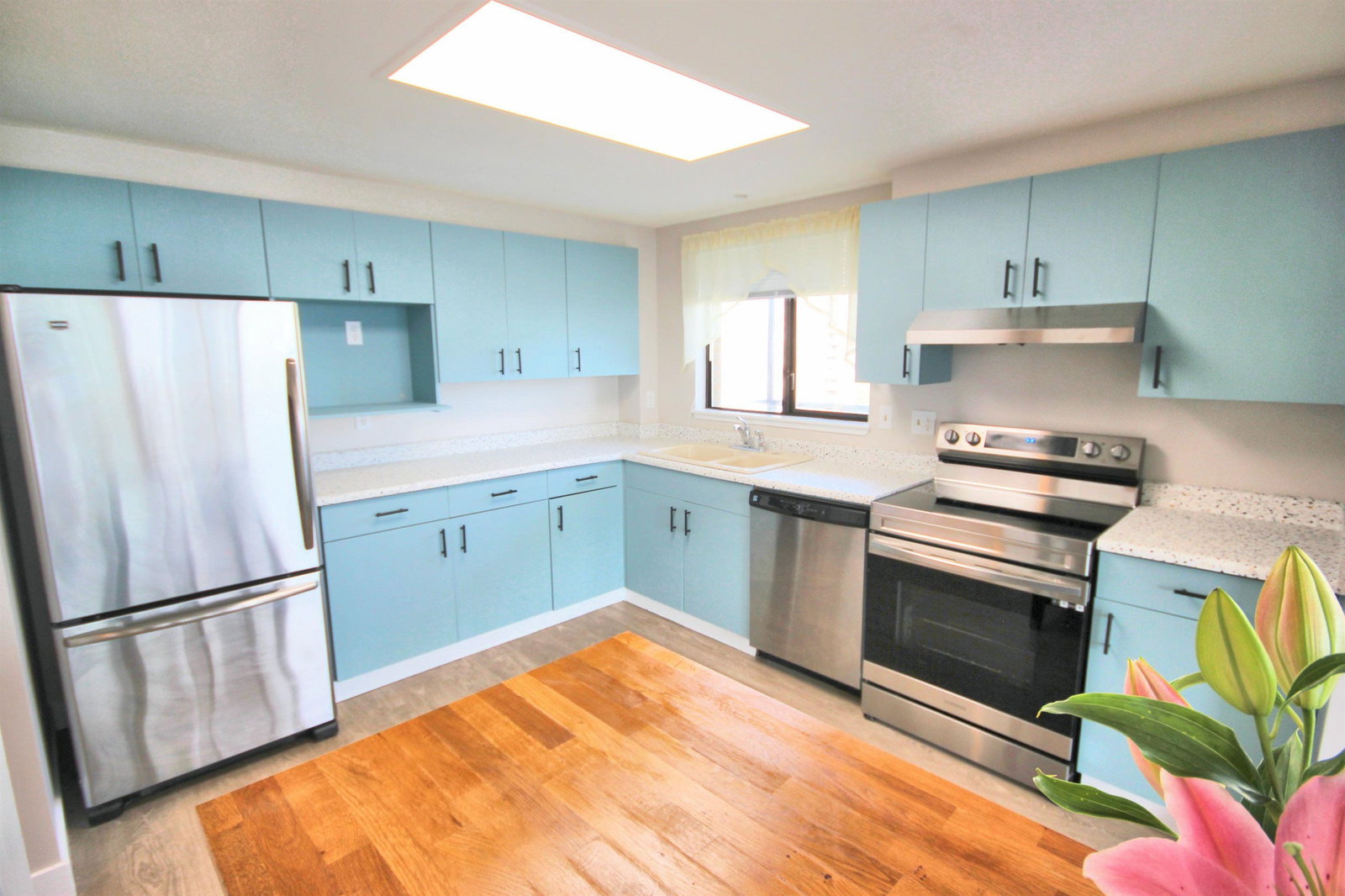 Listing Image 13