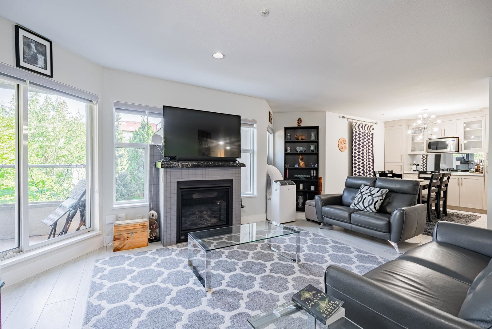 Listing Image 5