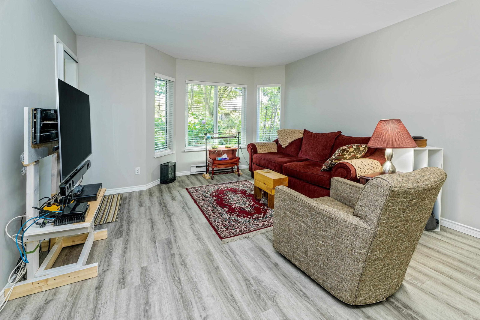 Listing Image 9