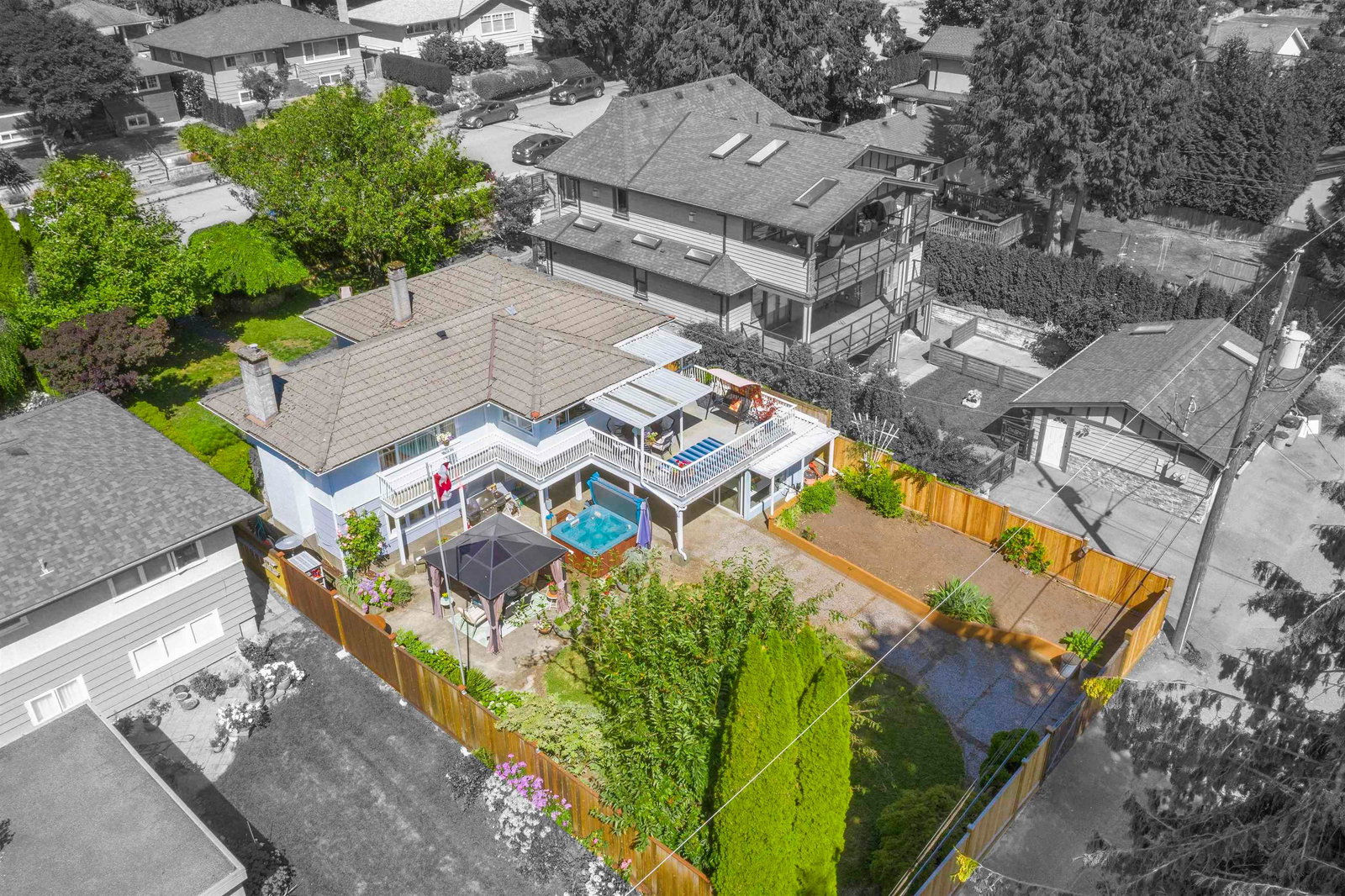 Listing Image 4