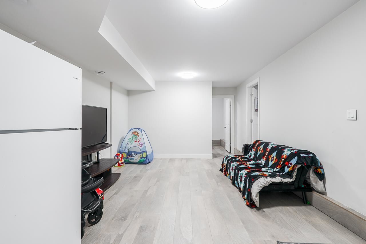 Listing Image 33