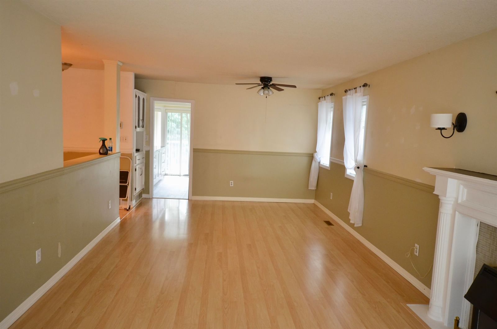 Listing Image 7