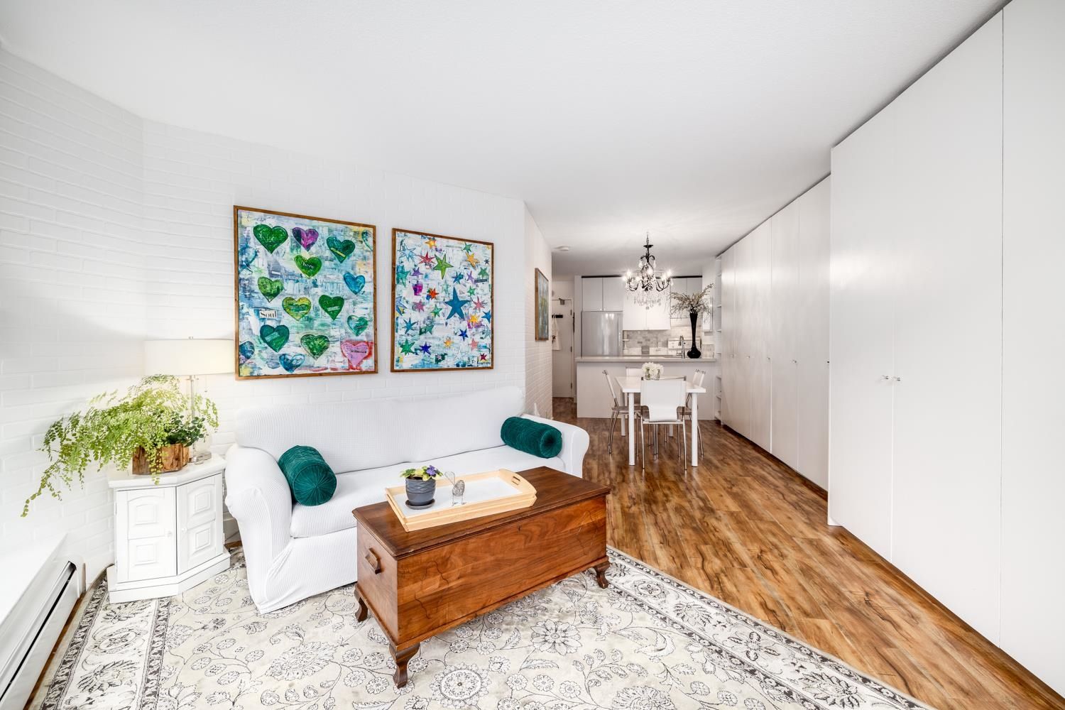 Listing Image 10